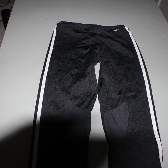 Black Adidas Athletic Capris Size Small? - Picture 4 of 5